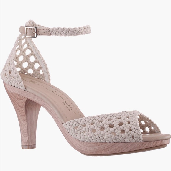 Nina Avenue Ankle Strap Sandal- Size 8.5M